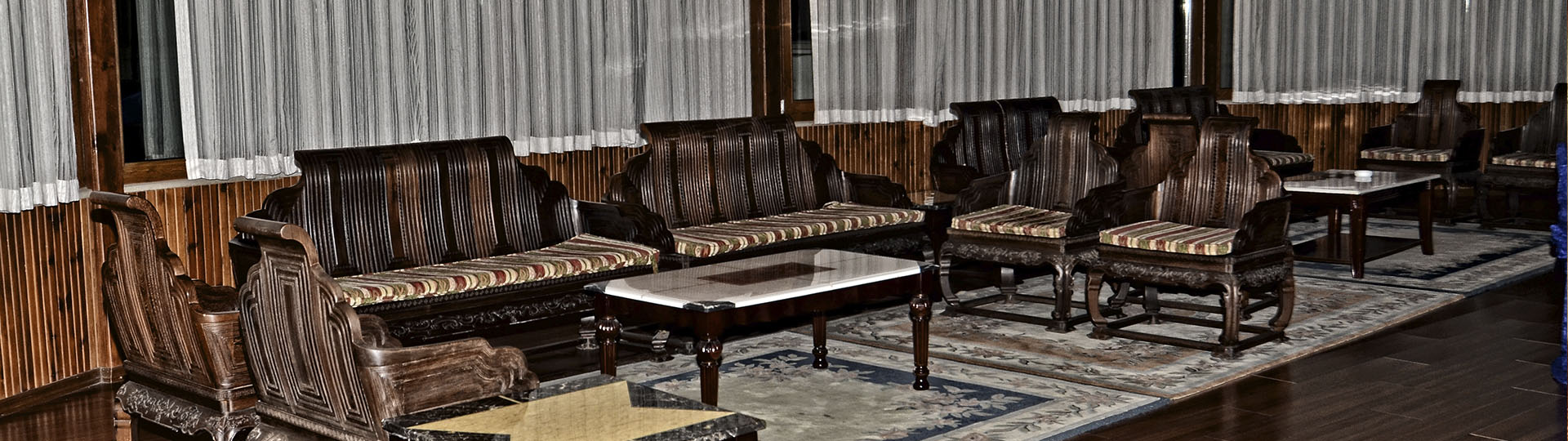 Kürsü Başı Salonu